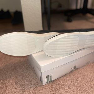 A. New. Day size 11 shoes